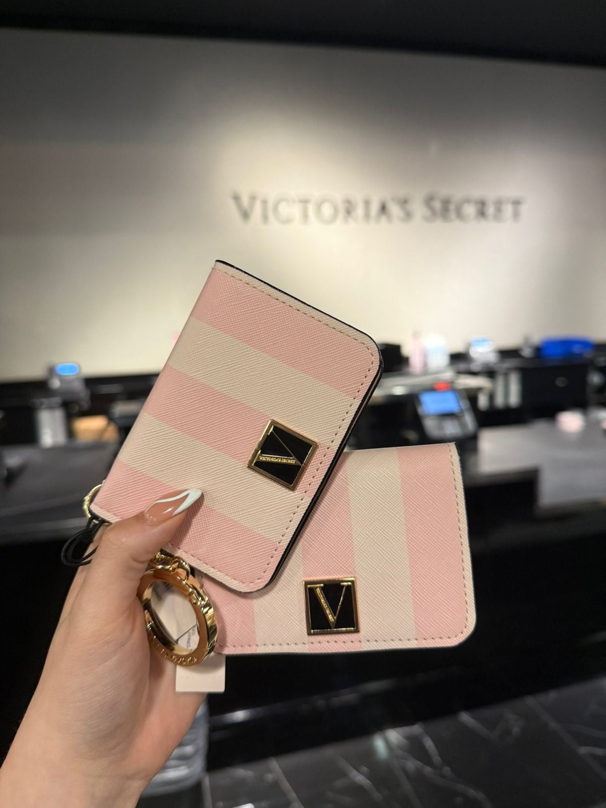 Tarjetero Victoria Secret Imagen principal del producto