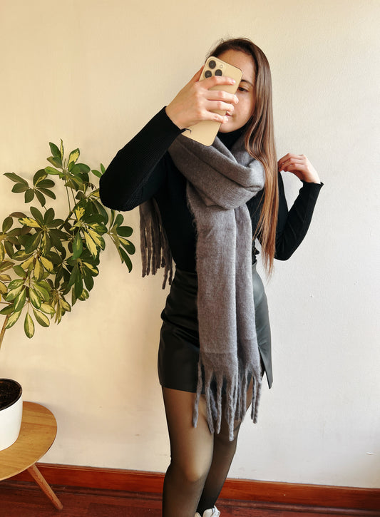 MAXI BUFANDA GRIS OSCURO